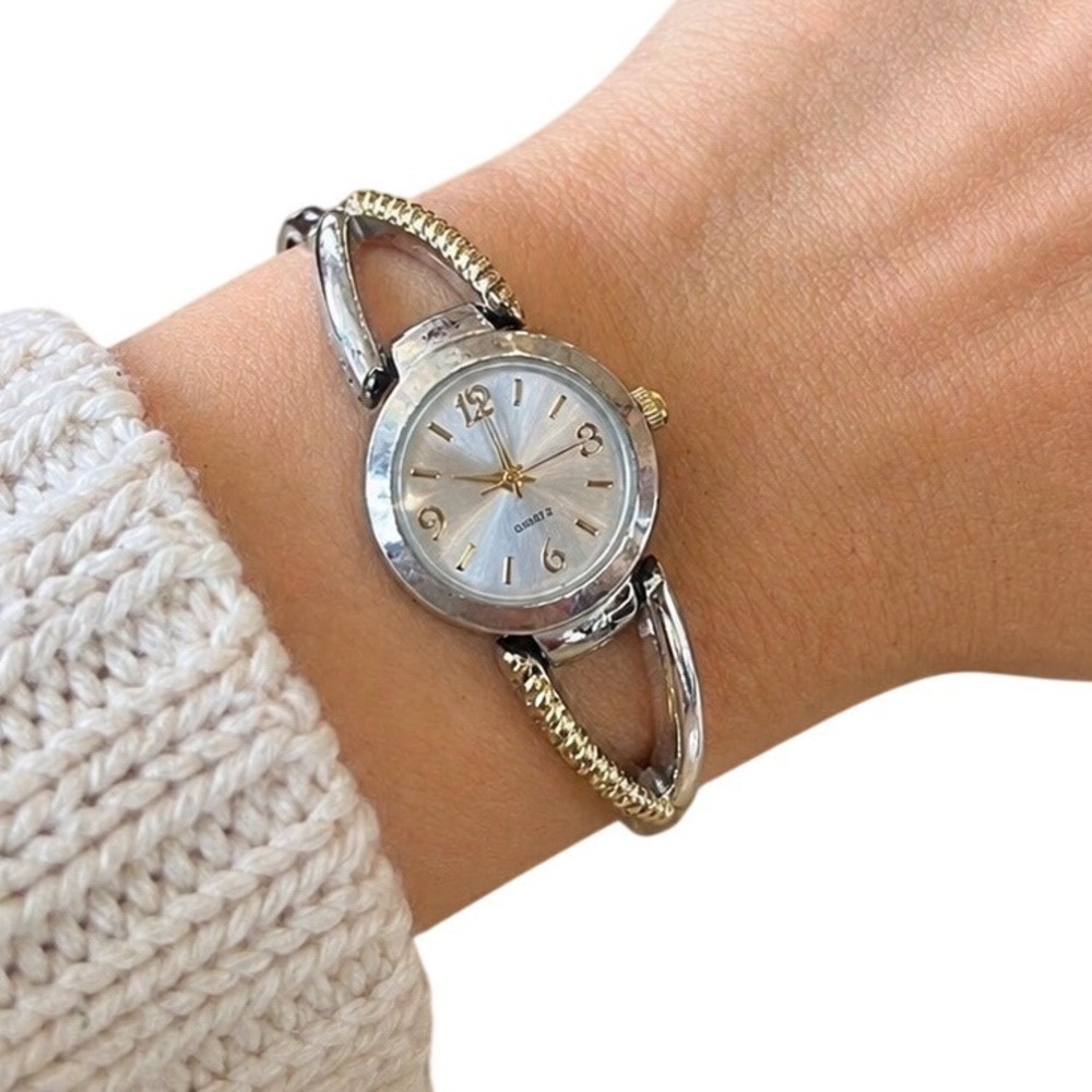 Vintage Two Tone Quartz Watch Twisted Rope Detail Expansion Band Untested